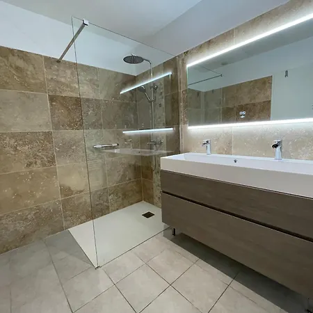 Le Rocher Classe Trois Etoiles, N1 *